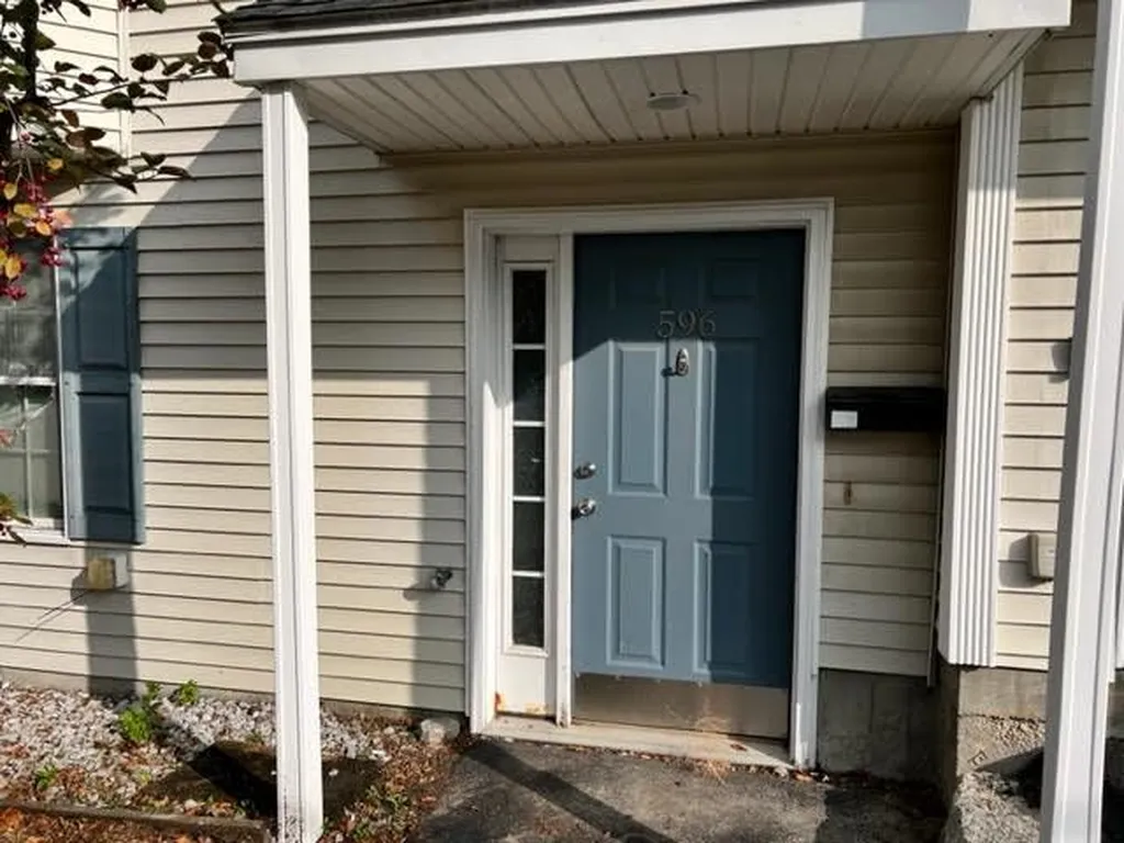 596 Silver Street Manchester NH 03103