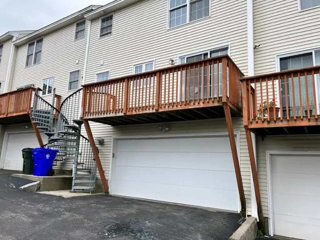 596 Silver Street Manchester NH 03103