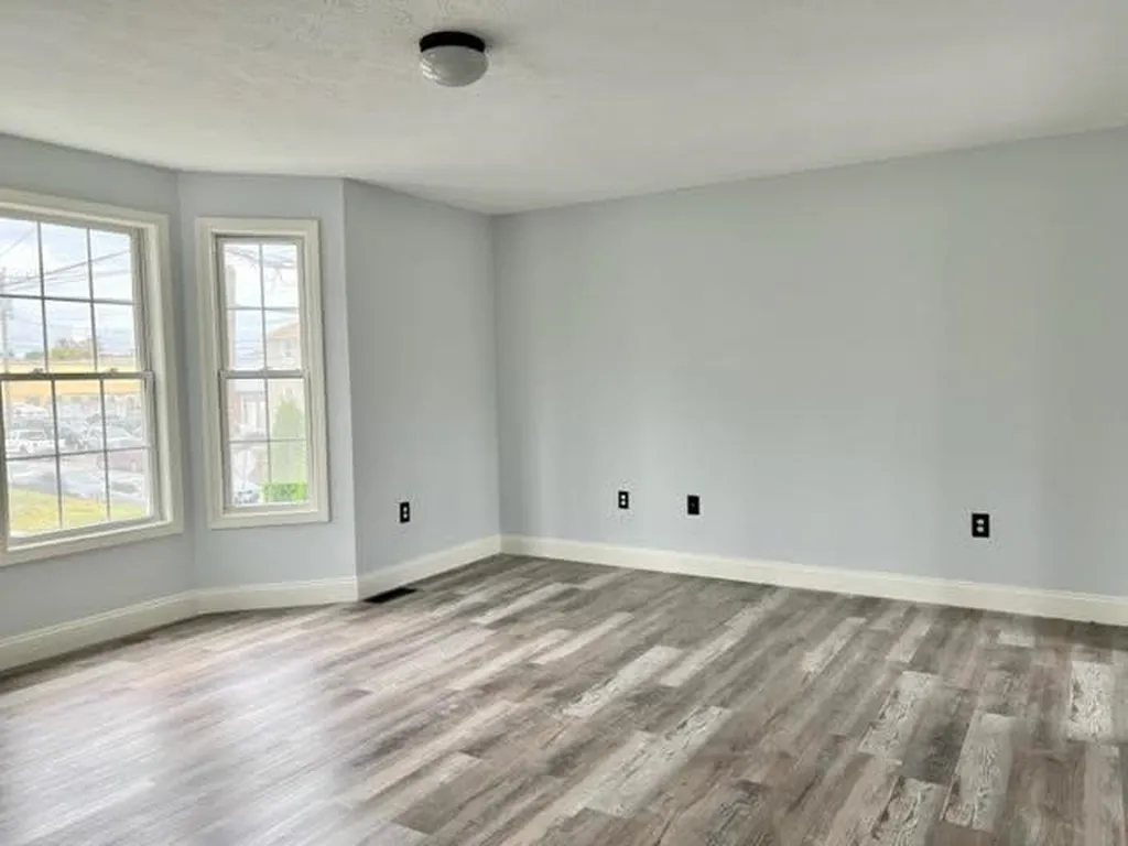 596 Silver Street Manchester NH 03103