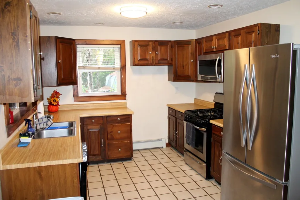 70 Burnt Hill Road Weare NH 03281