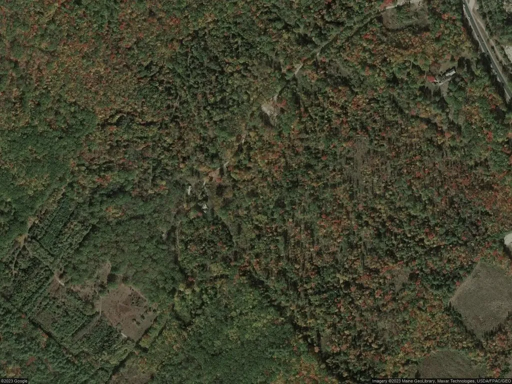 90.5 Places Crossing Lane Farmington NH 03835