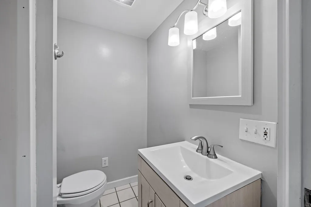 75 Pine Hill Road Wolfeboro NH 03894
