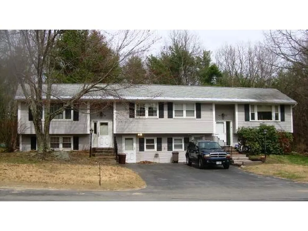 13 Kendall Pond Road Londonderry NH 03053