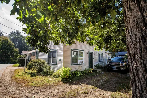 204 Chases Grove Road Derry NH 03038
