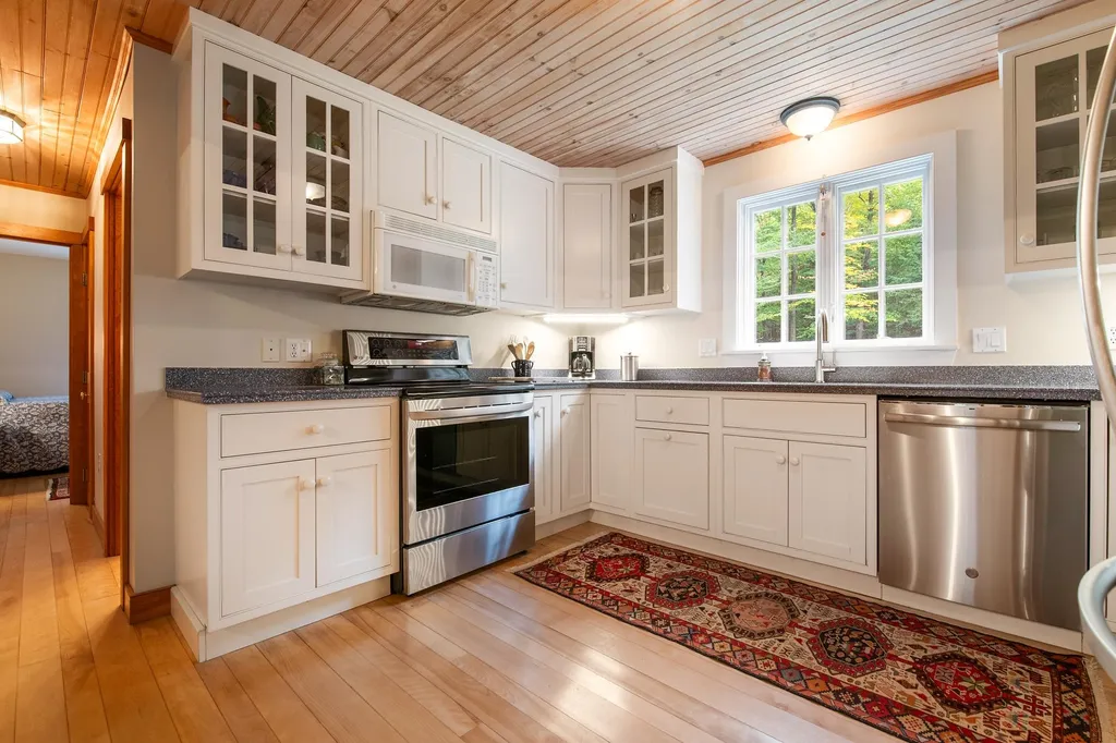 406 Pleasant Street New London NH 03257