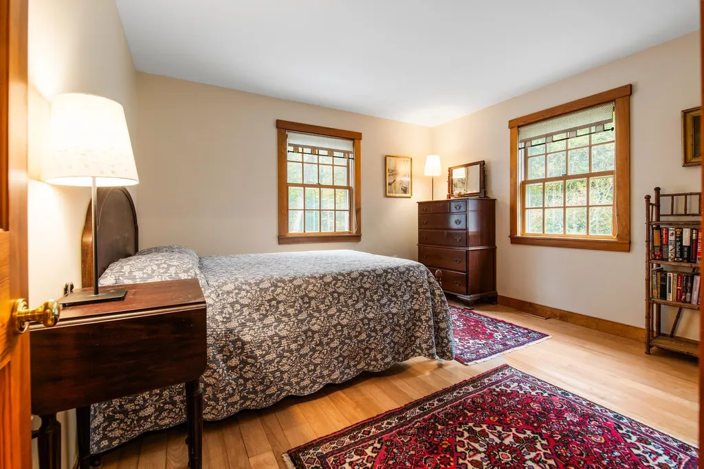 406 Pleasant Street New London NH 03257