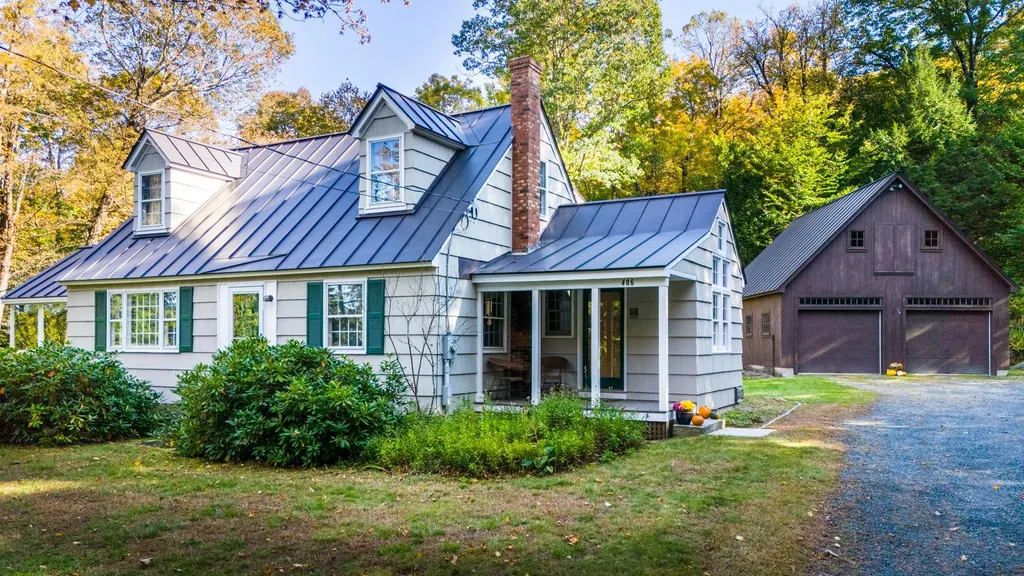 406 Pleasant Street New London NH 03257