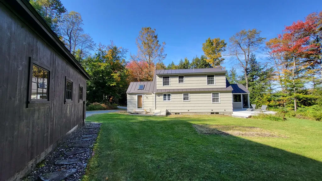 406 Pleasant Street New London NH 03257