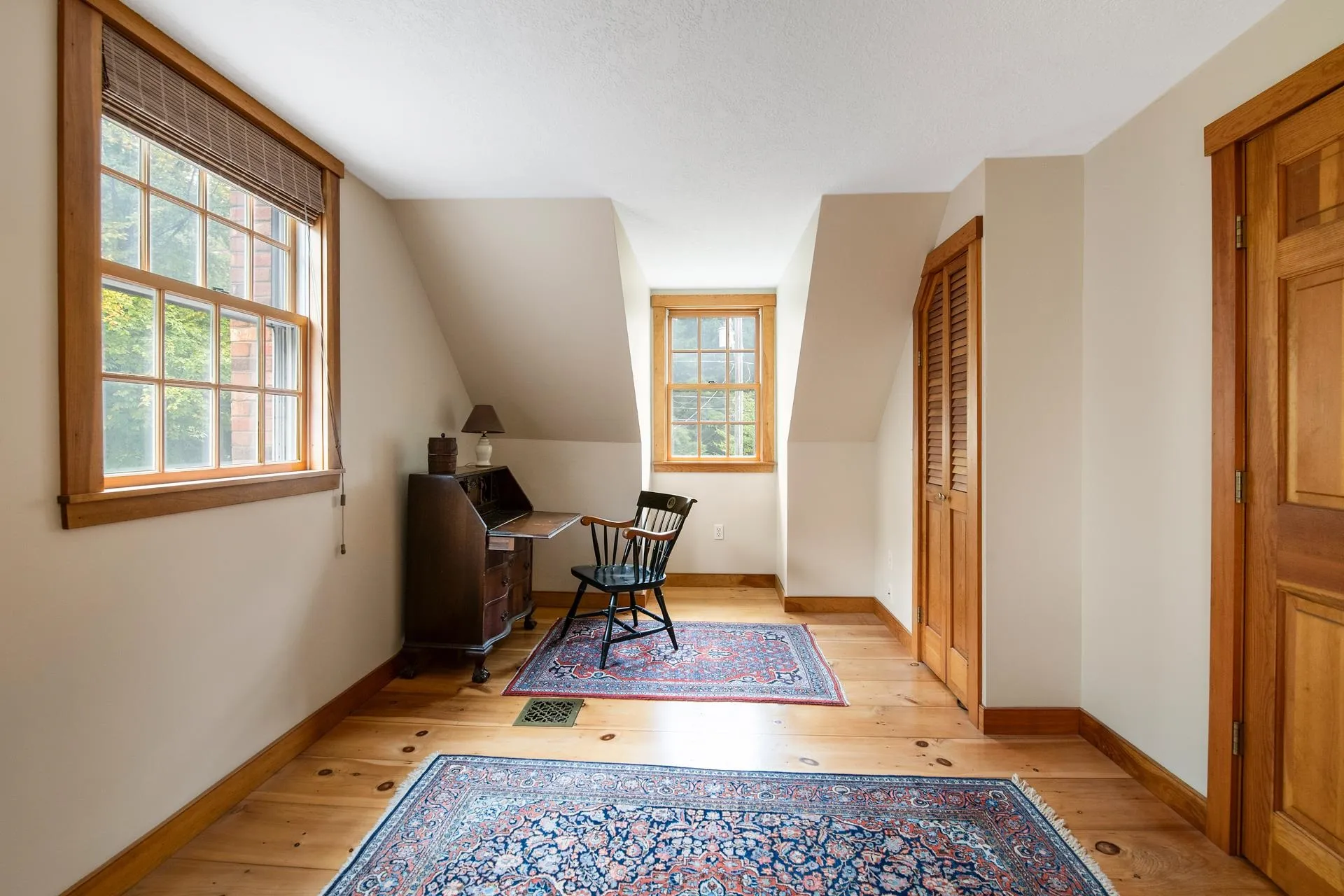 406 Pleasant Street New London NH 03257