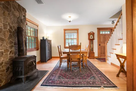 406 Pleasant Street New London NH 03257