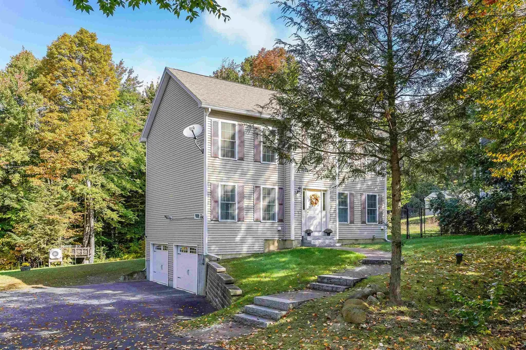 26 Winterberry Lane Weare NH 03281