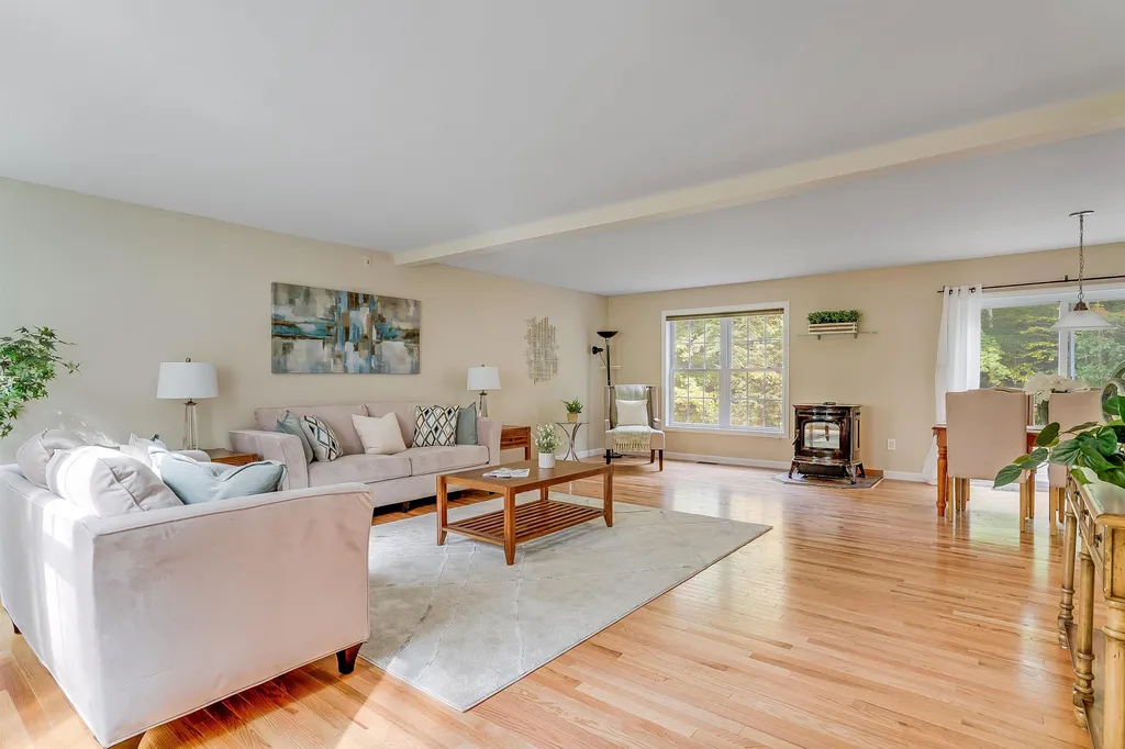 26 Winterberry Lane Weare NH 03281