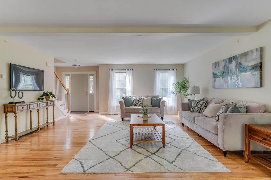 26 Winterberry Lane Weare NH 03281