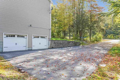 26 Winterberry Lane Weare NH 03281