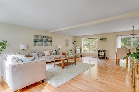 26 Winterberry Lane Weare NH 03281