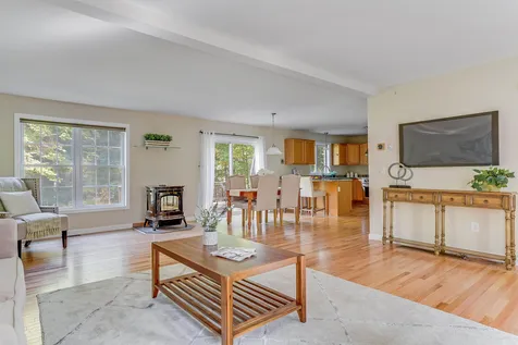26 Winterberry Lane Weare NH 03281