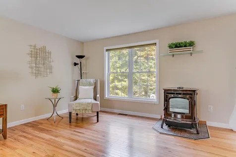 26 Winterberry Lane Weare NH 03281