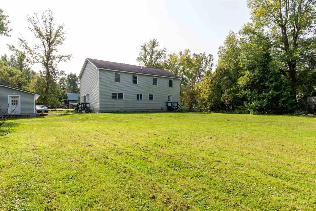 18 Moccasin Avenue Grand Isle VT 05458