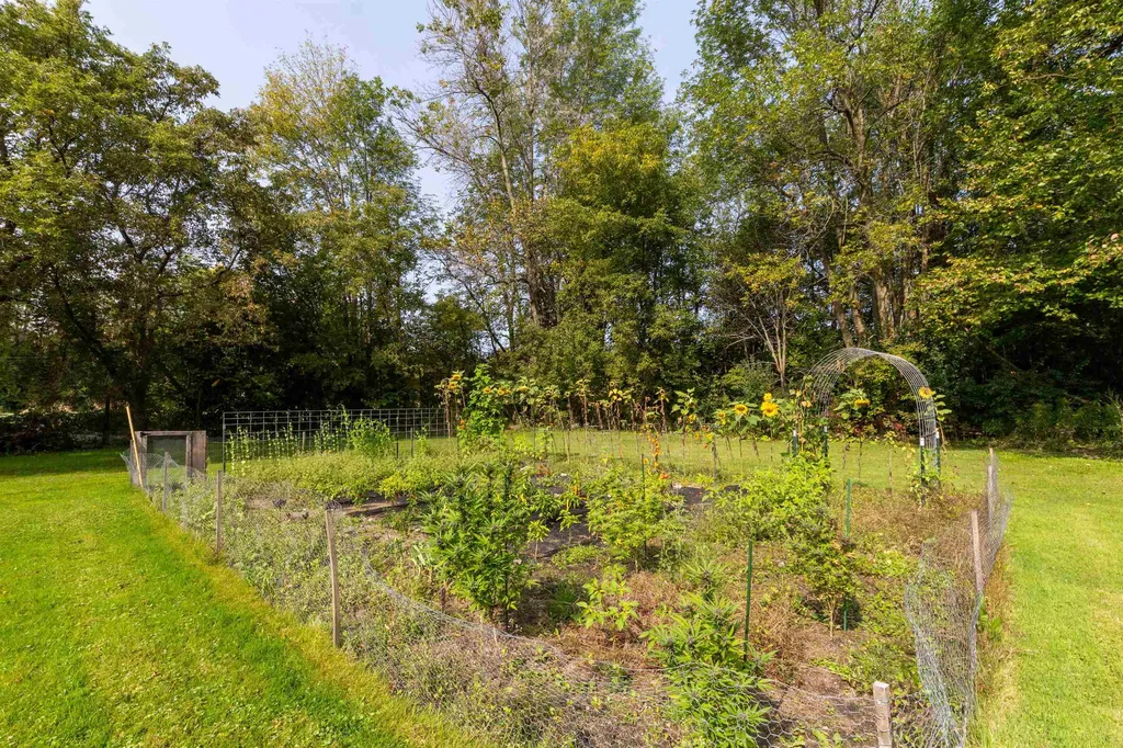 18 Moccasin Avenue Grand Isle VT 05458