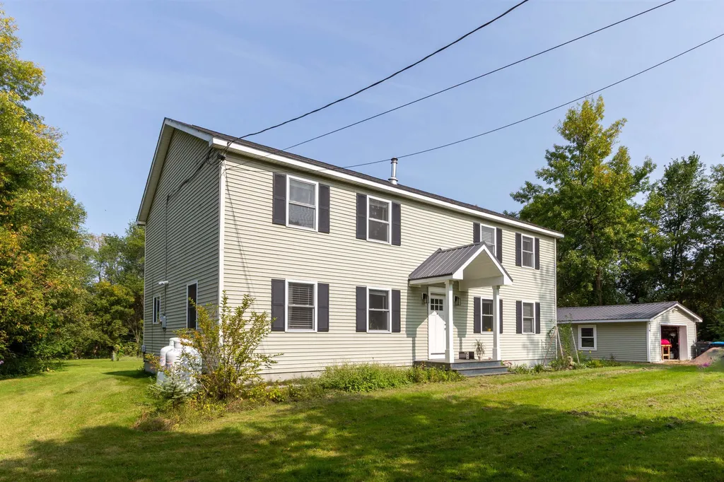 18 Moccasin Avenue Grand Isle VT 05458