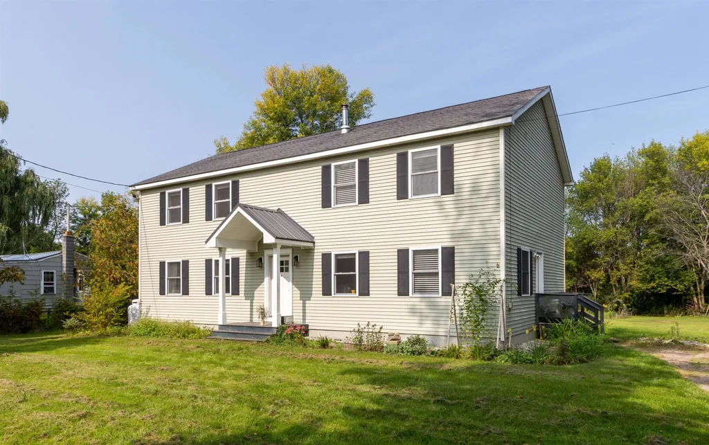 18 Moccasin Avenue Grand Isle VT 05458