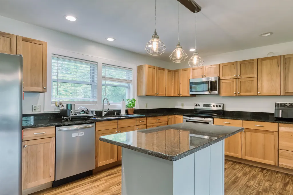 18 Moccasin Avenue Grand Isle VT 05458