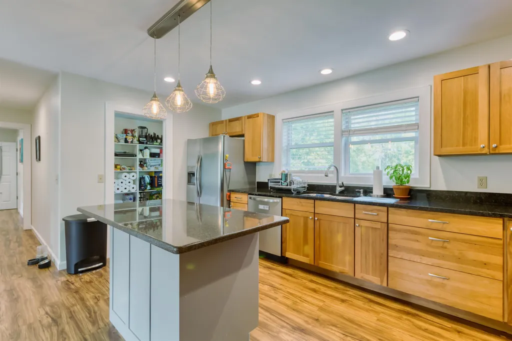 18 Moccasin Avenue Grand Isle VT 05458