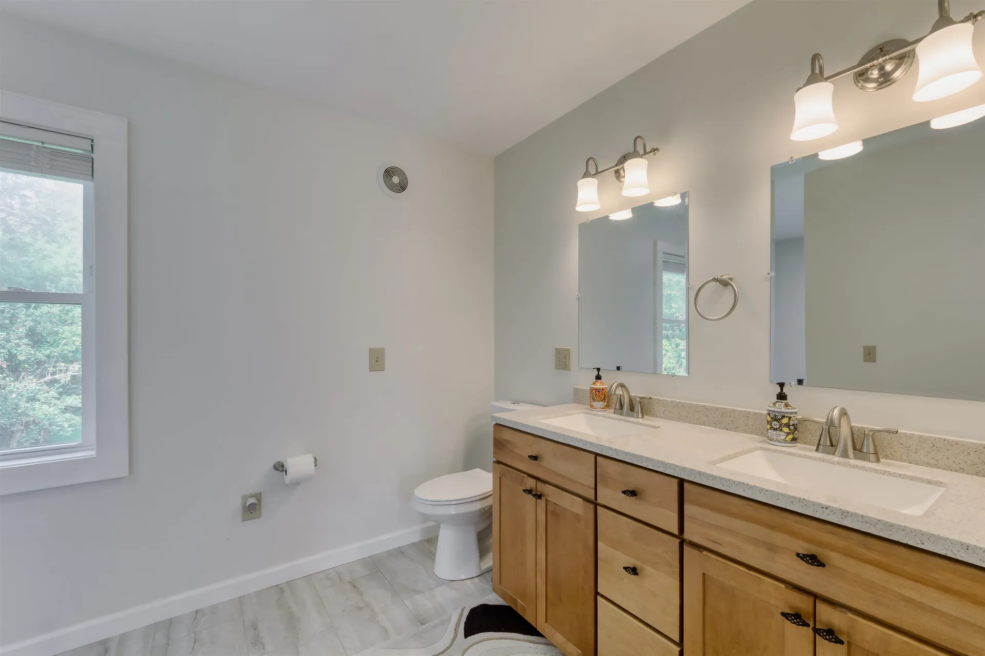 18 Moccasin Avenue Grand Isle VT 05458