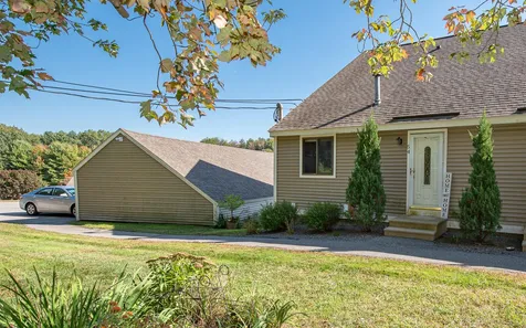 69 Old Nashua Road Londonderry NH 03053