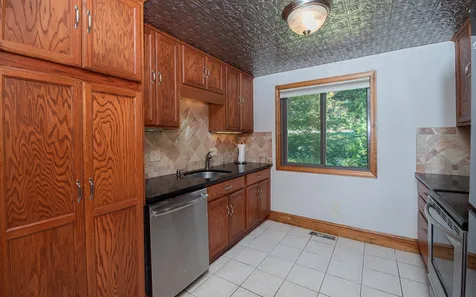 69 Old Nashua Road Londonderry NH 03053