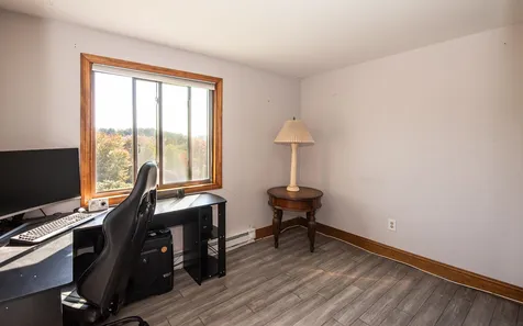 69 Old Nashua Road Londonderry NH 03053