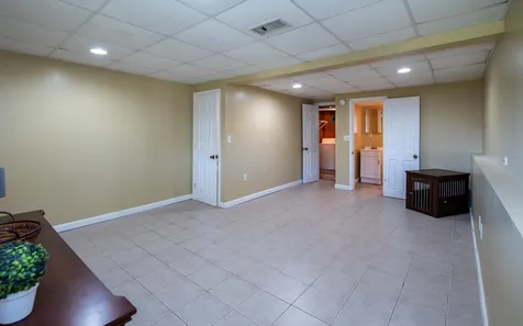 69 Old Nashua Road Londonderry NH 03053