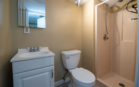 69 Old Nashua Road Londonderry NH 03053