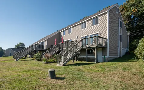 69 Old Nashua Road Londonderry NH 03053