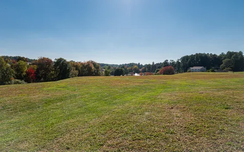 69 Old Nashua Road Londonderry NH 03053