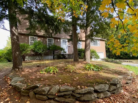 22 Sandalwood Road South Burlington VT 05403