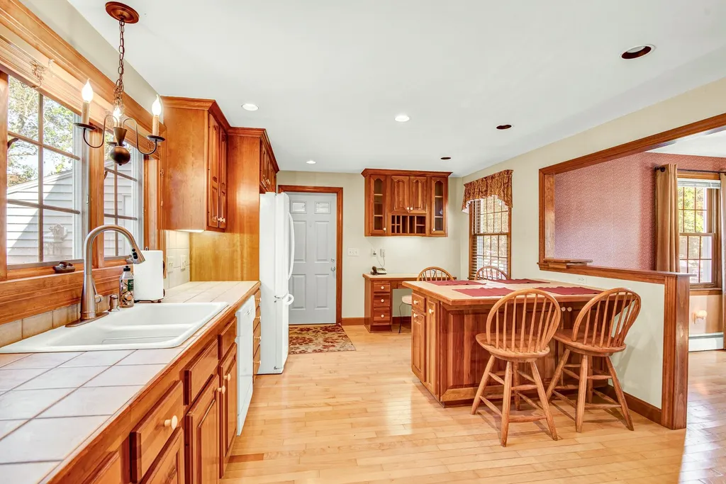 11 Tobey Street Hampton NH 03842