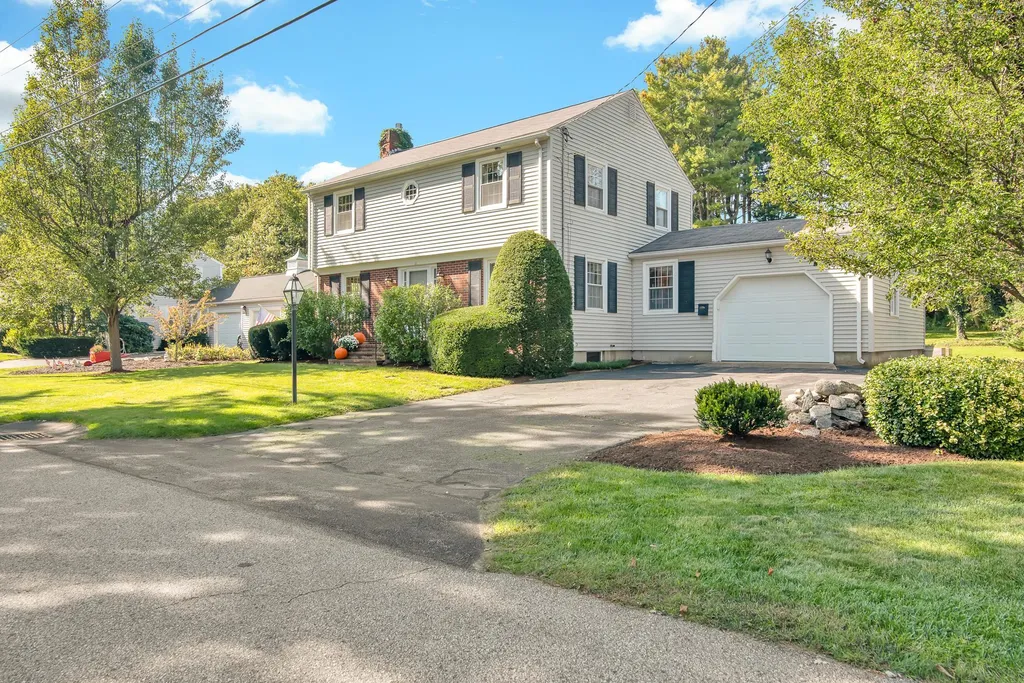 11 Tobey Street Hampton NH 03842