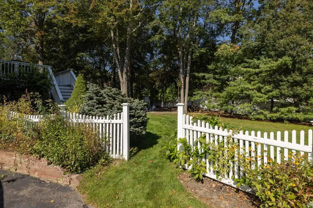20 Juniper Lane Hampton NH 03842