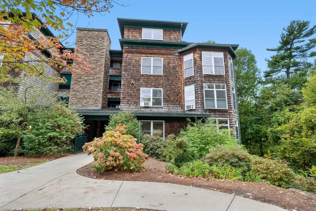 69 Claire Pointe Road Burlington VT 05408