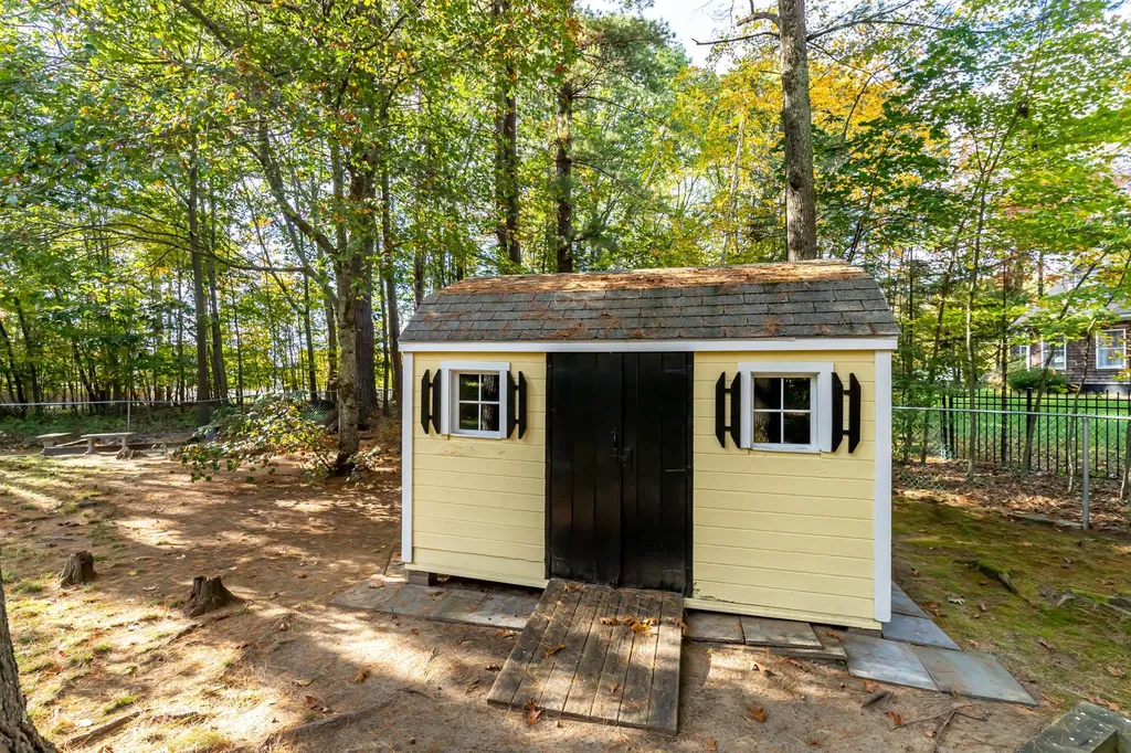 437 Middle Road Dover NH 03820