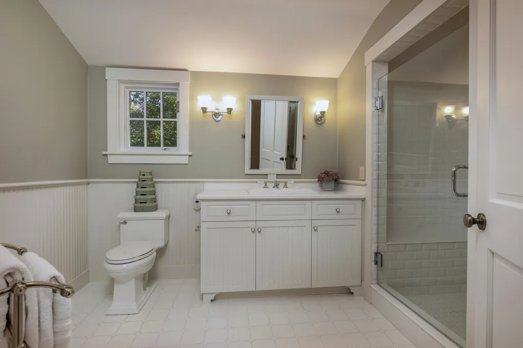 870 Lakeshore Drive New London NH 03257