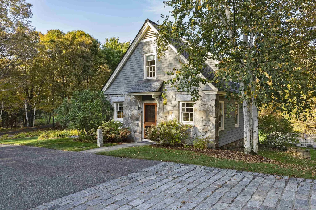 870 Lakeshore Drive New London NH 03257