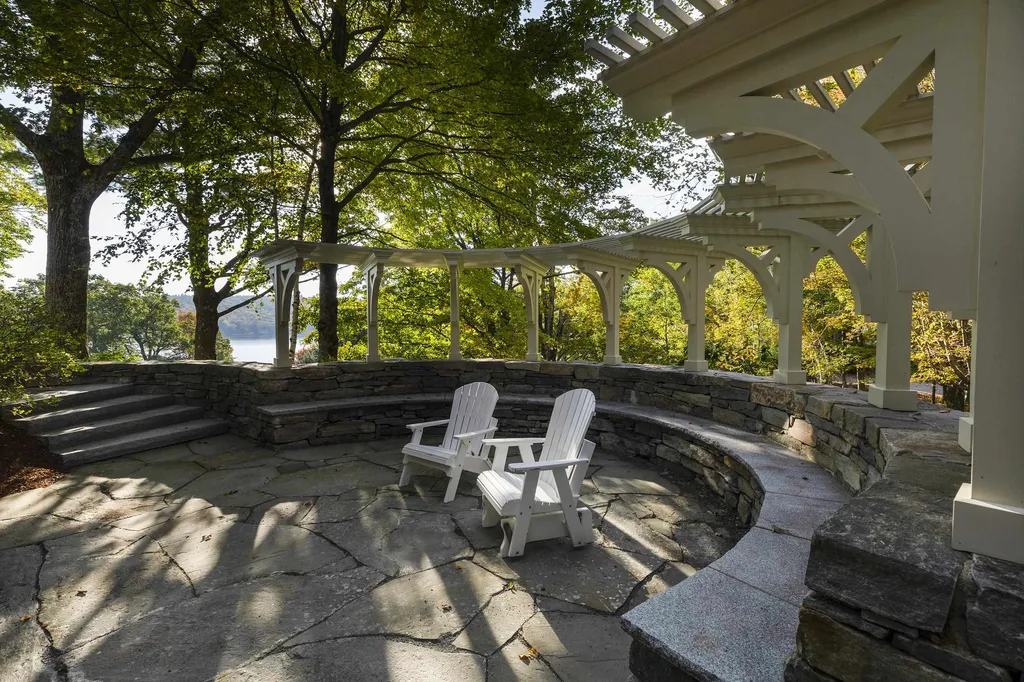 870 Lakeshore Drive New London NH 03257