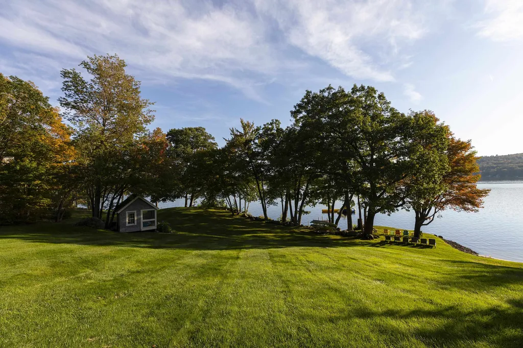 870 Lakeshore Drive New London NH 03257