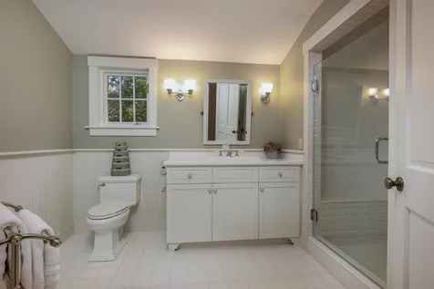870 Lakeshore Drive New London NH 03257
