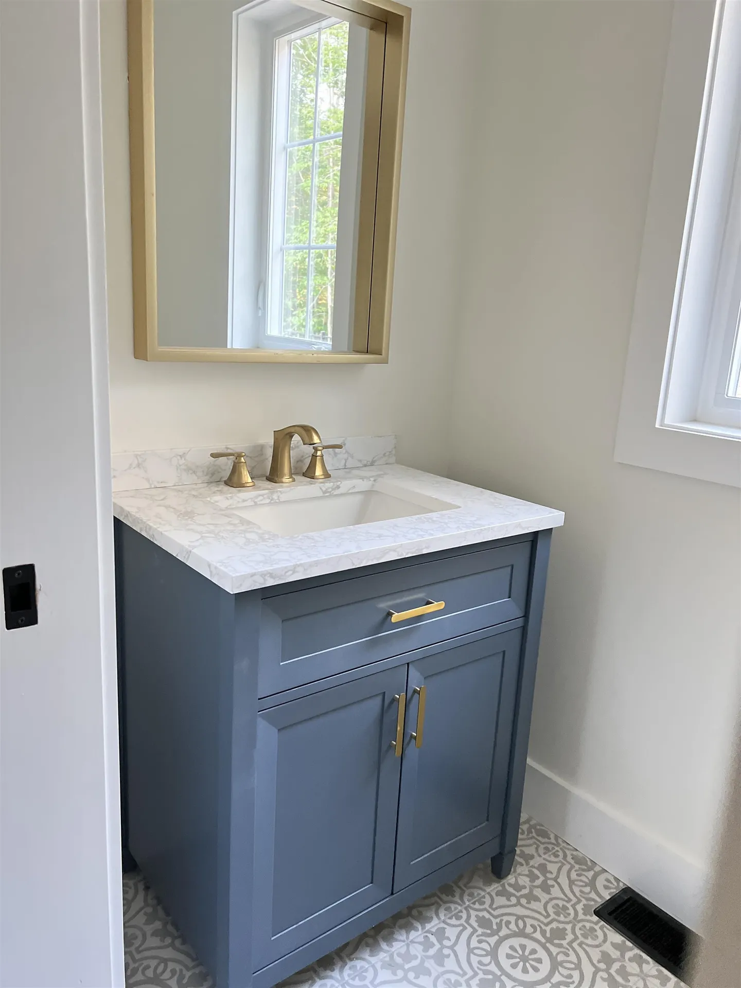 49 Tasker Shore Drive Northwood NH 03261