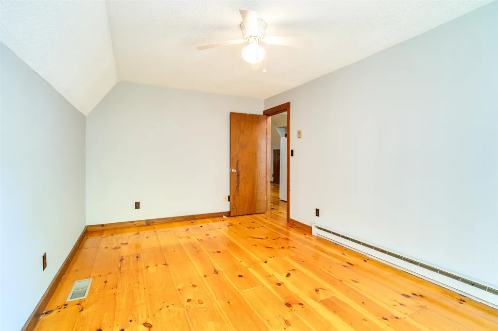 194 Dockham Shore Road Gilford NH 03249