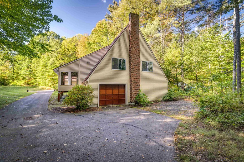194 Dockham Shore Road Gilford NH 03249