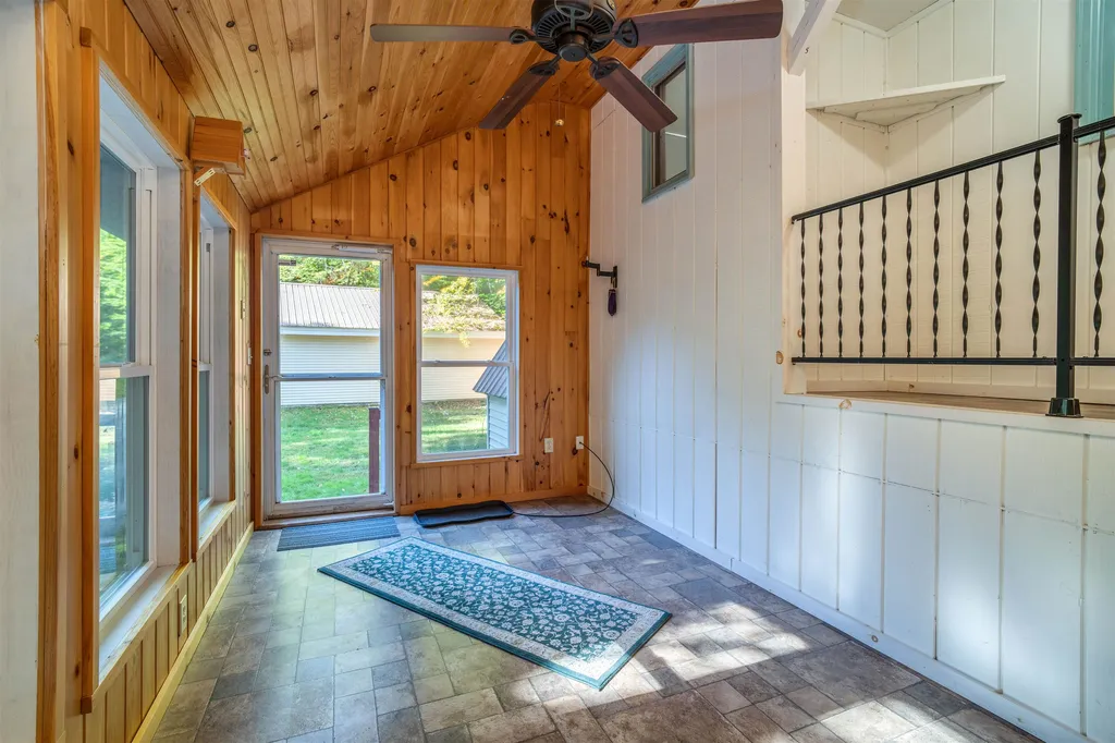 194 Dockham Shore Road Gilford NH 03249